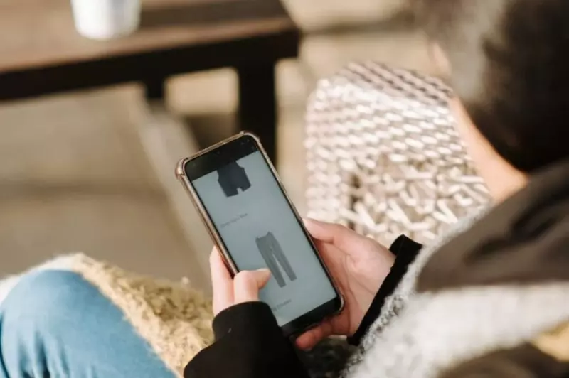 Niska cena i bezpieczeństwo. Co przyciąga klientów do sklepów online?